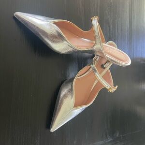 Chic Silver Women's Pointed-Toe Heels